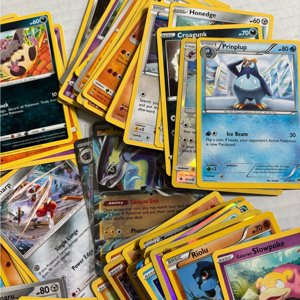 Pokemon Cards Micky Mouse Keychain - Picture 4 of 6